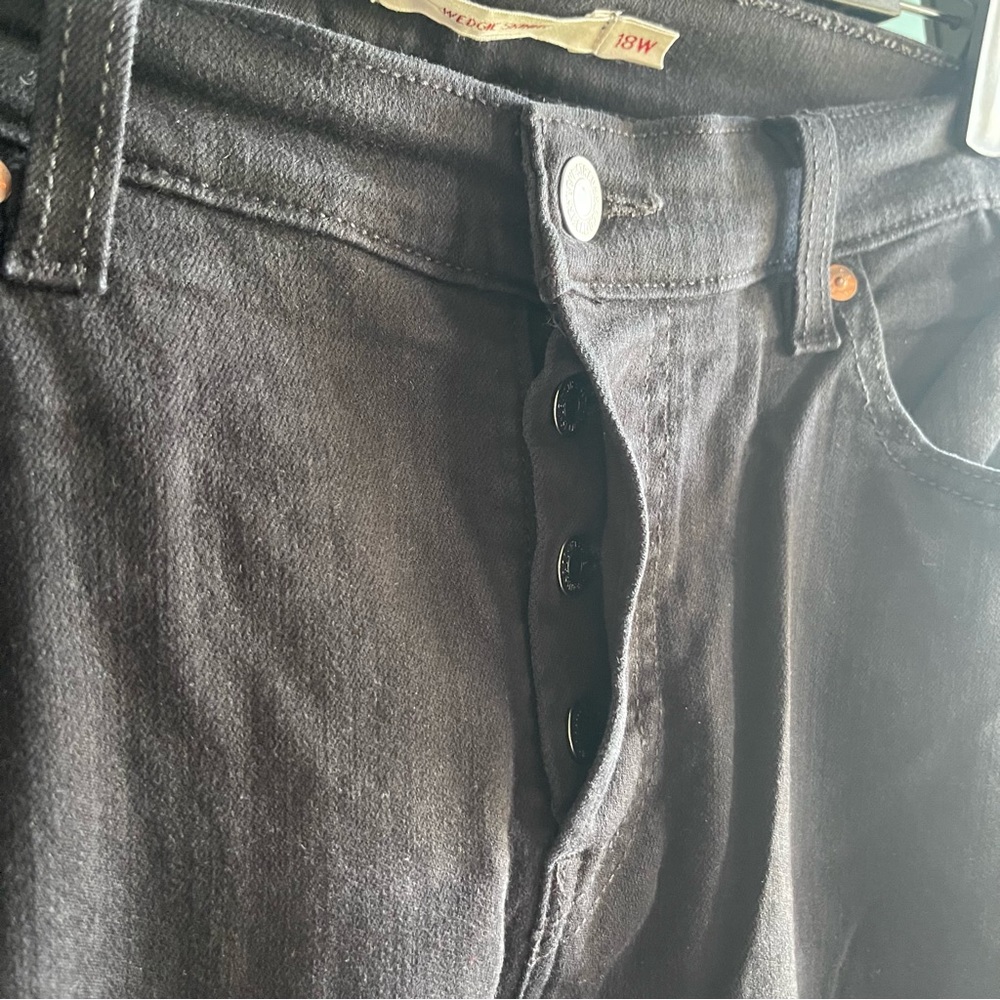 Levi’s Wedgie Skinny Destructed Black Skinny Raw Hem Jean Womens Size 18W - Picture 9 of 12
